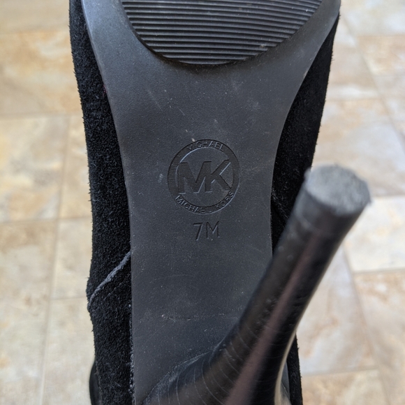 Michael Kors booties - Picture 2 of 5